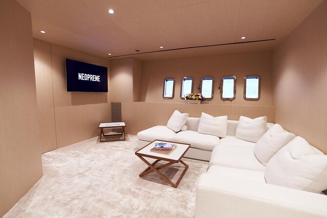 108 Ft Neoprene Overmarine Yacht - Meeting and Pickup