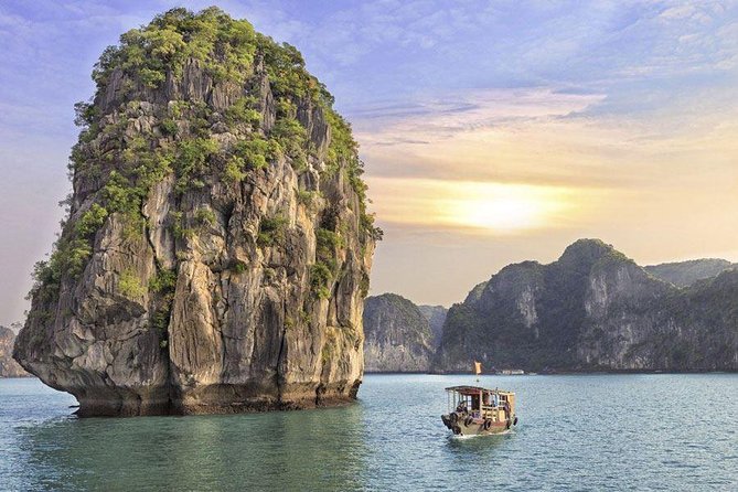 2 Days Halong Bay 3* Cruise Including Transportation From Hanoi - Accommodation and Meals