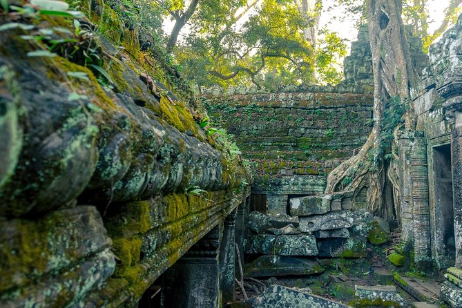 2-Days Private Tour Explore Angkor Wat, Beng Mealea Temple and Floating Village - Meeting and Pickup Details