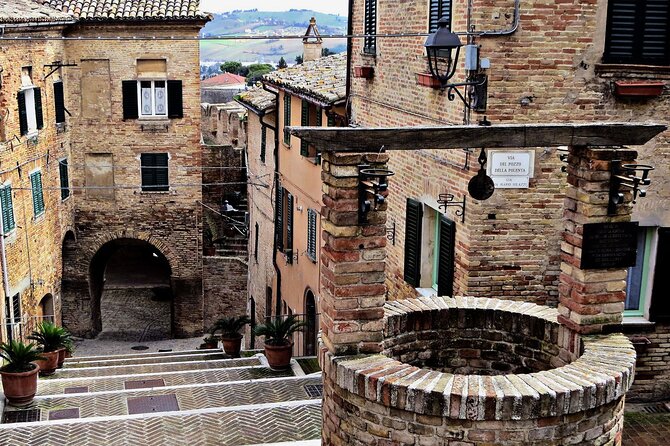 2 Hours Walking Tour of Corinaldo + Drink at the End of the Activity - Meeting and Pickup