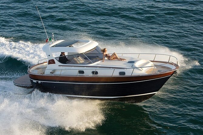 4-Hour Boat Tour of the Amalfi Coast & Li Galli Islands - Accessibility Details