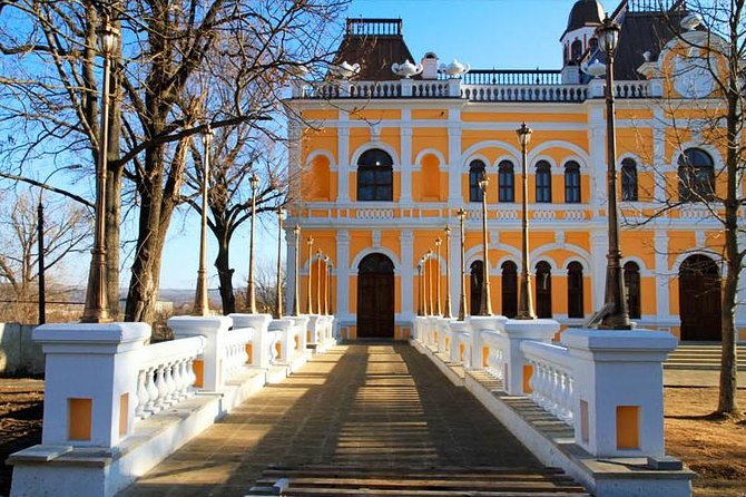 4 Hours Wonderful - Manuc Bei Mansion From Chisinau - Required Fitness Level