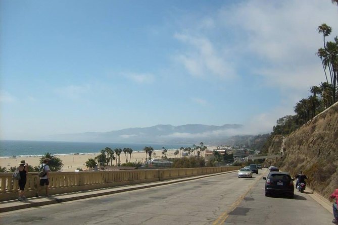 5-Hour Limo Tour of Hollywood, Beverly Hills, Santa Monica Venice and Malibu! - Inclusions and Amenities