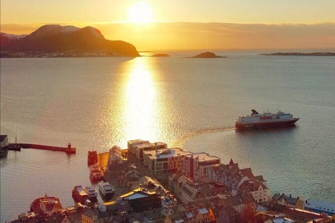 Aalesund Highlights +Alnes the Most Beautiful Island 3H Excursion - Panoramic Vistas and Photo Ops