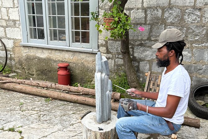 African Gemstone Sculpture Experience - Travelers per Tour