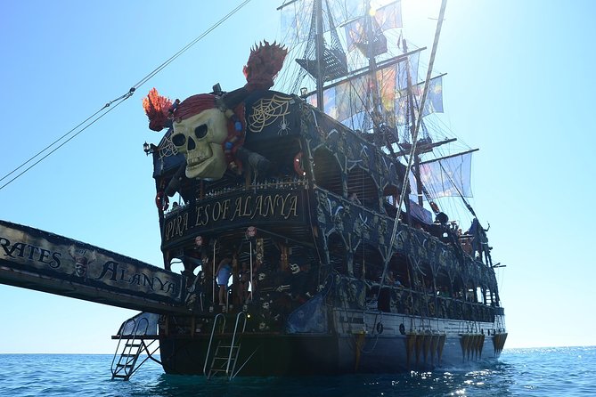 Alanya: Pirates Boat Tour With Lunch and Non-Alcoholic Soft Drinks - Exploring Alanya Harbour