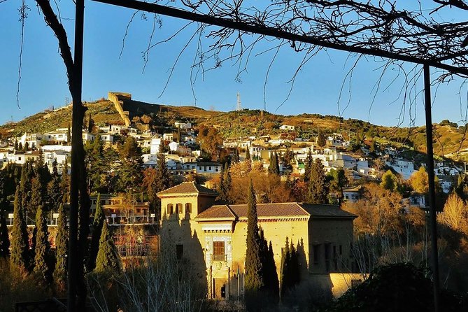 Albayzin and Sacromonte Private Tour at Sunset With Tapas - Witness the Sunset Panorama