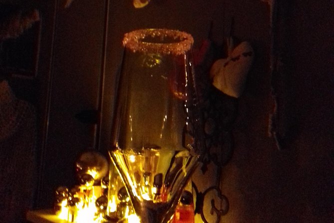 Aperitif Dinner in a Bohemian Caravan - Convenient Meeting Location