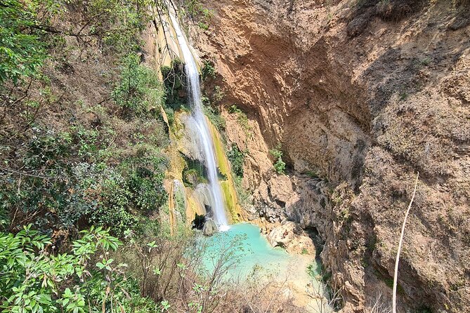 Apoala and The Turquoise Lagoon - Inclusions