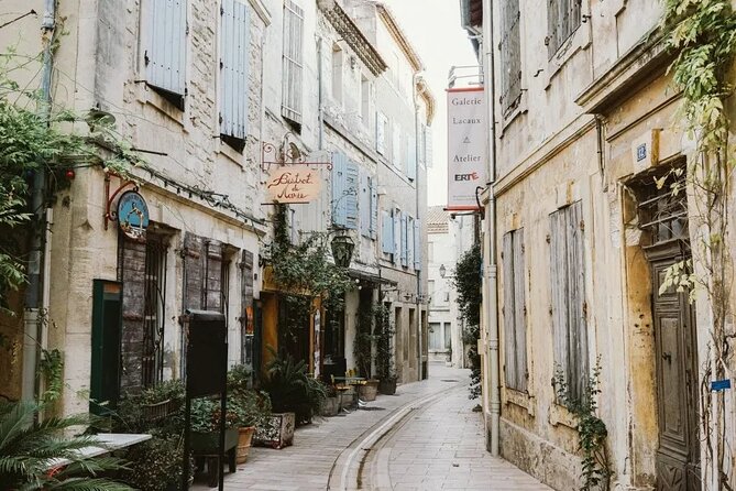 Arles, St Rémy De Provence & Les Baux De Provence From Aix En Provence - Highlights of the Private Tour Experience