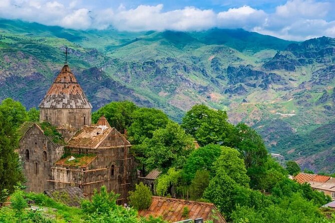 Armenia Full Day Private Tour From Tbilisi, Most Popular Places - Meeting and Pickup Details