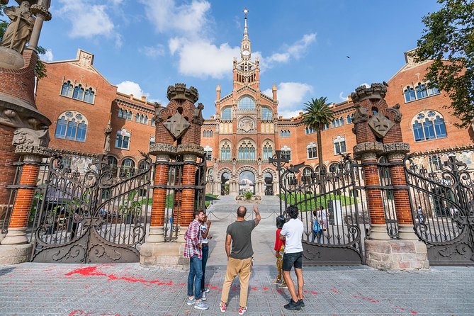 Barcelona in One Day "The Catalan Full Experience" by Vespa Scooter - Capturing Montjuic Sights