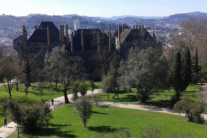Barcelos, Braga & Guimarães Tour - Informative Tour Commentary
