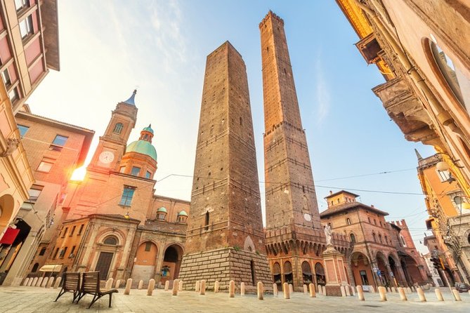 Bologna Private Walking Tour - Meeting and Pickup Location