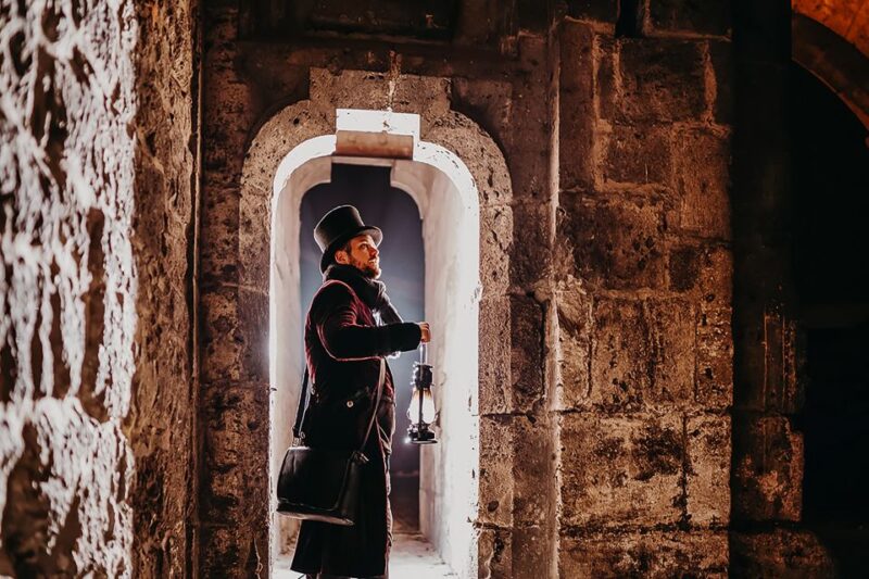 Budapest: Buda Castle District Vampires and Myths Night Tour - Meeting Point Details