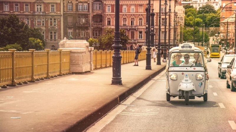 Budapest: Half-Day Exclusive Highlights Private Tour - Good To Know