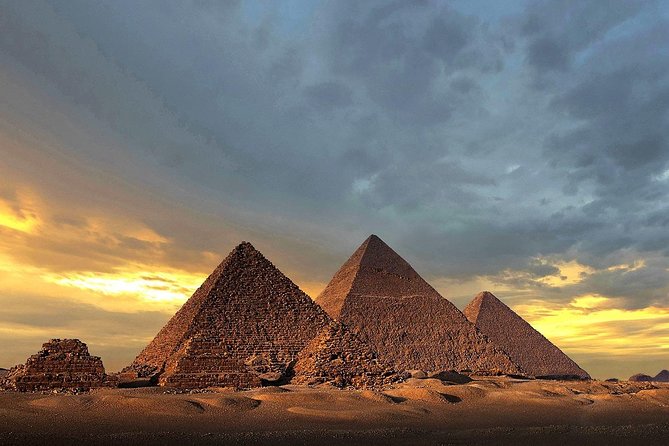 Cairo Stopover Tour to Giza Pyramids Egyptian Museum Citadel & Bazaar - Discovering the Egyptian Museum