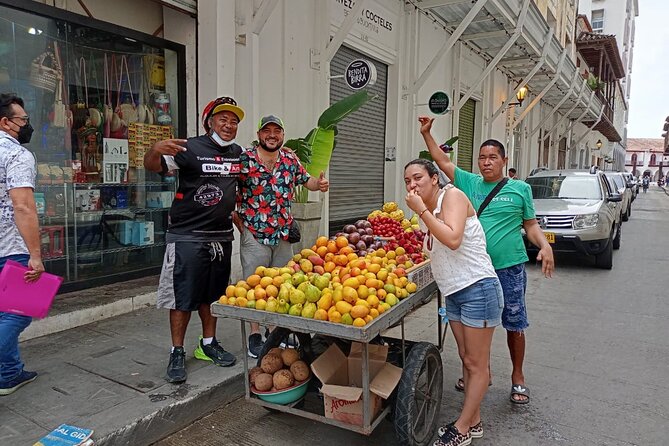 Cartagena: Historical, Cultural and Graffiti Bike Tour - Cycling Through Old Town
