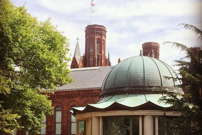 Castle to Capitol: Museums of the National Mall Architecture Tour - Architectural Highlights