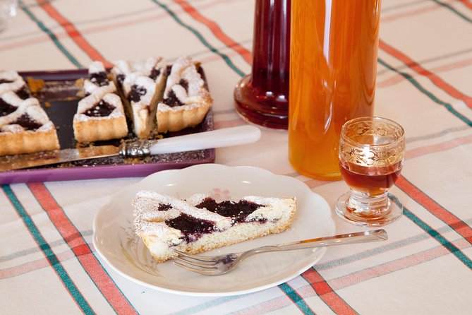 Cesarine: Dining & Cooking Demo at Locals Home in Alberobello - Cooking Demonstration