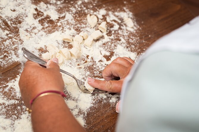 Cesarine: Pasta & Tiramisu Class at Locals Home in Verona - Languages Offered