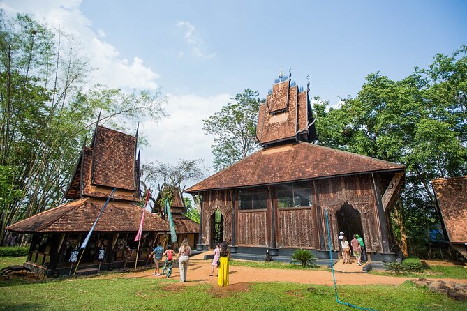 Chiang Rai Temples Private Tour: White Temple, Blue Temple & Black House - Highlights of the White Temple