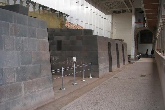 City Tour Cusco: Cathedral, Sacsayhuaman & Tambomachay - Discovering Sacsayhuaman Fortress