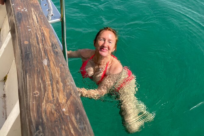 Classic Boat Tour of the Gulf of Cagliari - Dining Options