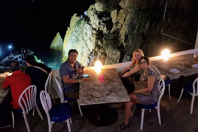 Cliff Diver De Luxe With Different Options at La Quebrada - Vegetarian Choices and Accessibility
