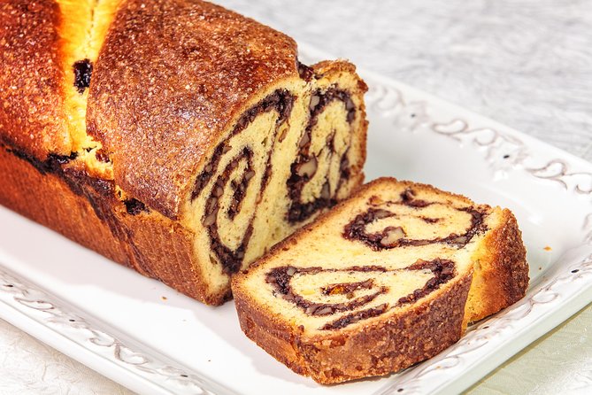 Coffee & Sweets Tour on the Amazing Victory Avenue - Instagrammable Spots