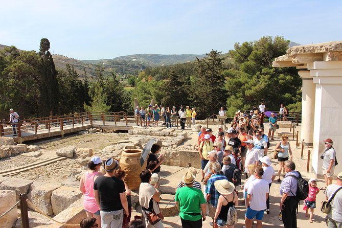 Crete Minoan Discovery Tour With Knossos Palace, Heraklion, and Live Dance Show - Accessibility and Participation