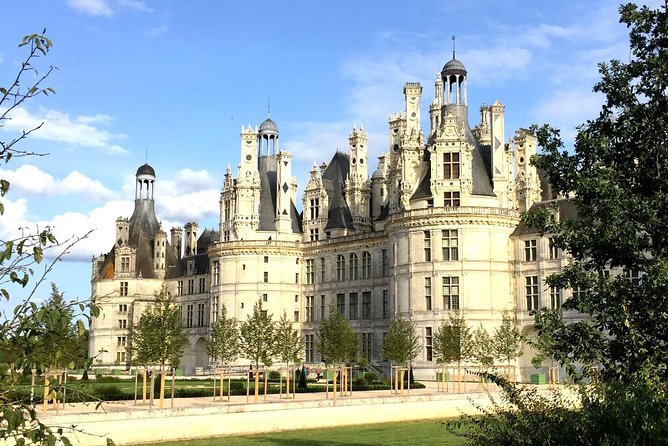 Day at the Castles of Chenonceau and Chambord From Blois - Included Amenities