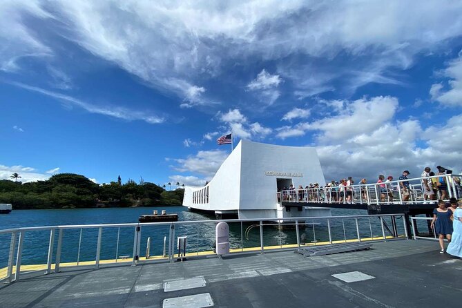 Deluxe Pearl Harbor and Famous Waikiki Beach Tour From Kauai - Historical Sites Visited
