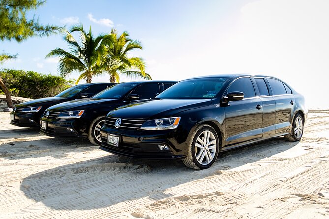 Departure in Luxury Sedan From Cancun Hotels to the Airport - Pickup and Drop-off