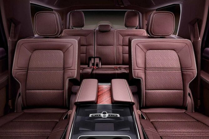 Departure Transfer Montreal to Montreal Airport YUL by Car or SUV - Pickup and Drop-off Details