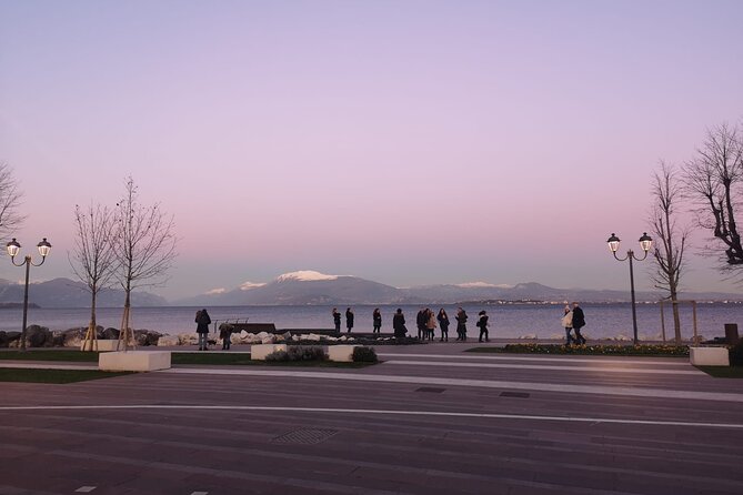 Desenzano Sunset Walking and Boat Tour With a Drink on Board - Drink and Refreshment on Board