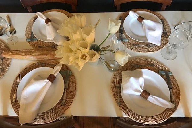 Dine With a Bordeaux Local in a Chartrons / Jardin Public Home - Convivial Dining Atmosphere