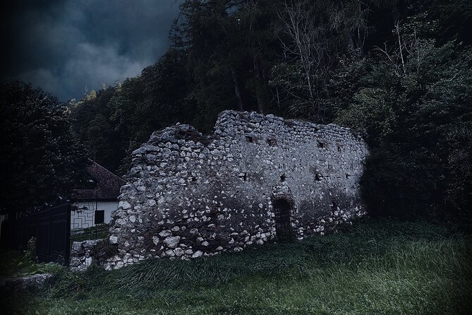 Dracula's Tour – Vampires, Ghosts and Haunted Places in Bran - Uncovering the Dark History of Bran