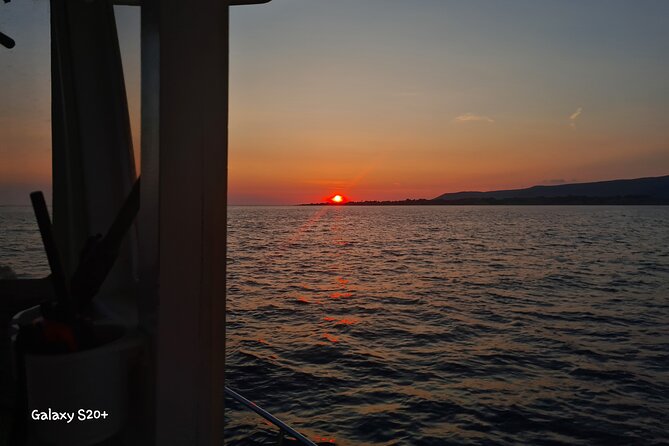 Dreamy Cruise Sunset Tour With Dinner and Unlimited Wine! - Expectations During the Tour