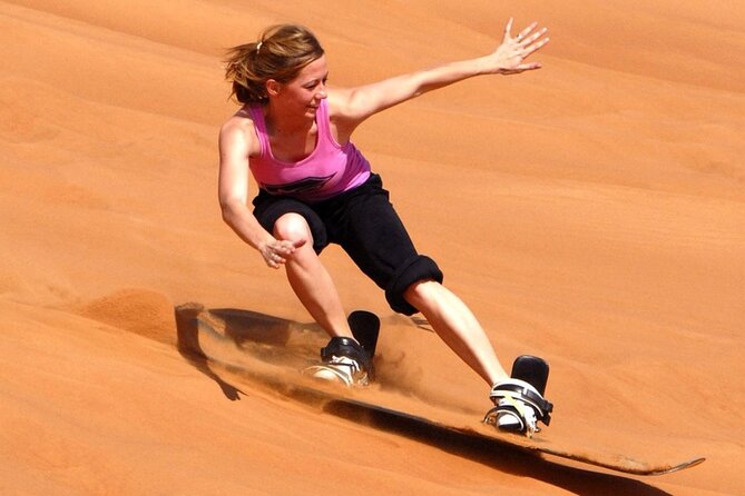 Dubai Desert Safari Tour With BBQ Dinner - Entertainment Highlights
