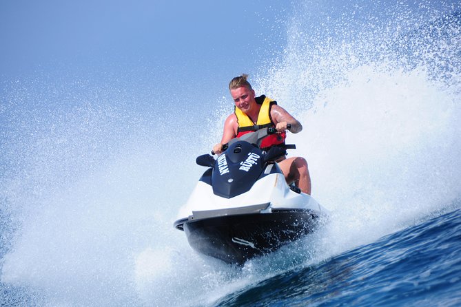 Dubai : Jet Ski Ride to Burj Khalifa & Burj Al Arab With Juice - Included Amenities and Safety Gear