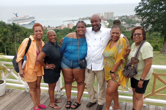 Dunns River Falls and Ocho Rios Sightseeing With Shopping - Meeting and Pickup Options