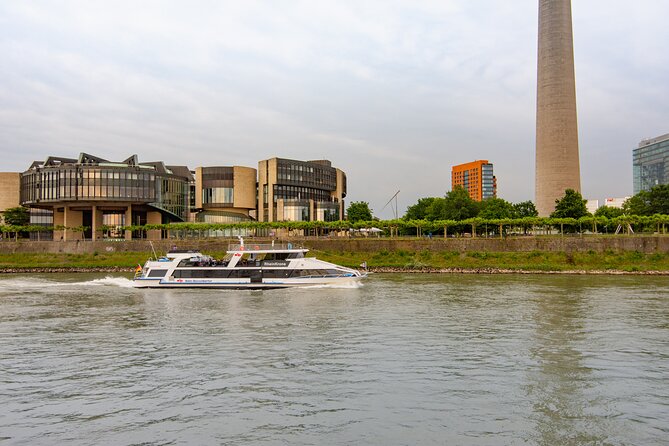 Düsseldorf Sightseeing Round-Trip Cruise - Accessibility and Participation Details