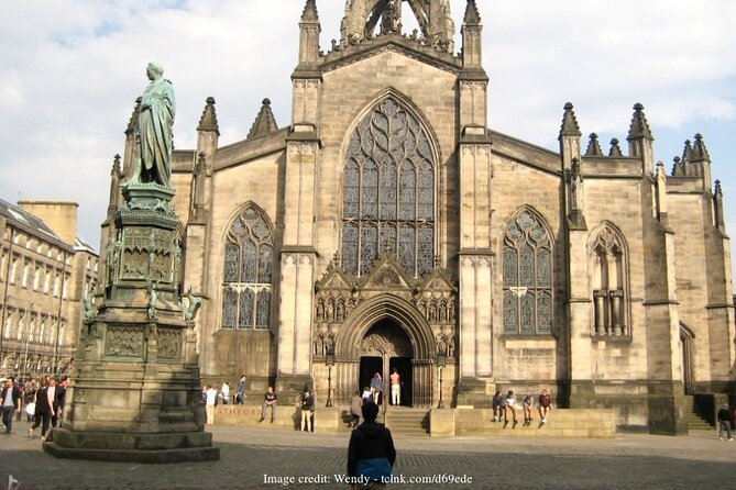 Edinburgh in a Day: Full-Day Private Tour With Edinburgh Castle - Discovering the Royal Mile