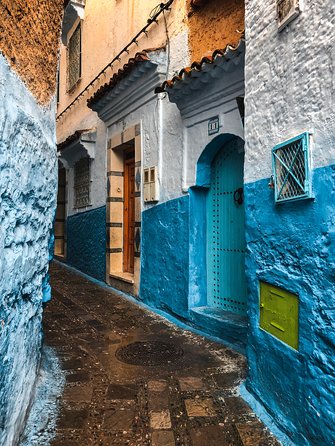 Enchanting Chefchaouen: Discover the Magical Blue City on Budget - Getting to Chefchaouen