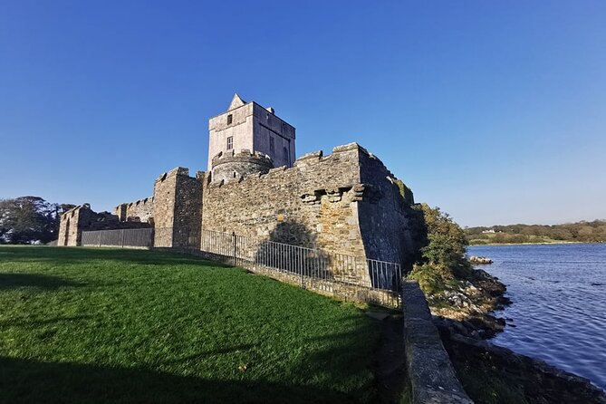 Fanad Lighthouse and Doe Castle Tour - Tour Accessibility
