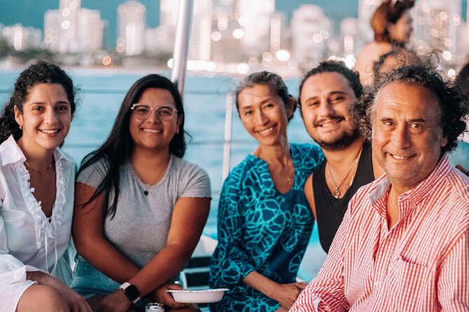 Fireworks Cruise in Waikiki: Music and BYOB - Positive Guest Experiences