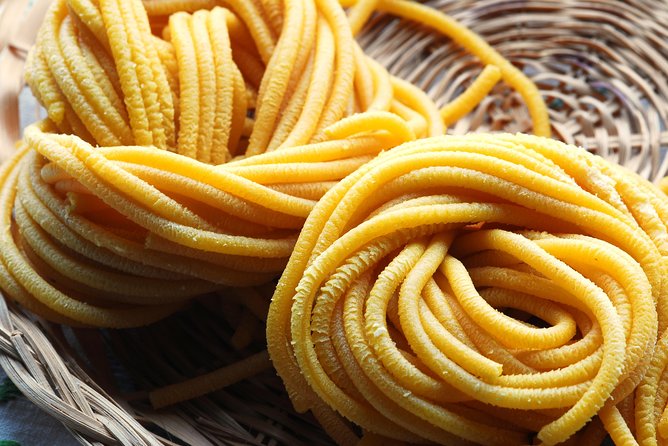Fresh Pasta Class at Locals Home in Venice - Instructor Profile and Class Environment