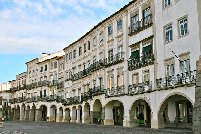 From Lisbon: Évora & Monsaraz Full-Day Group Tour - Monsaraz Highlights
