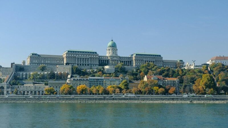 From Vienna: Budapest Day Trip With Included Guided Tour - Tour Highlights